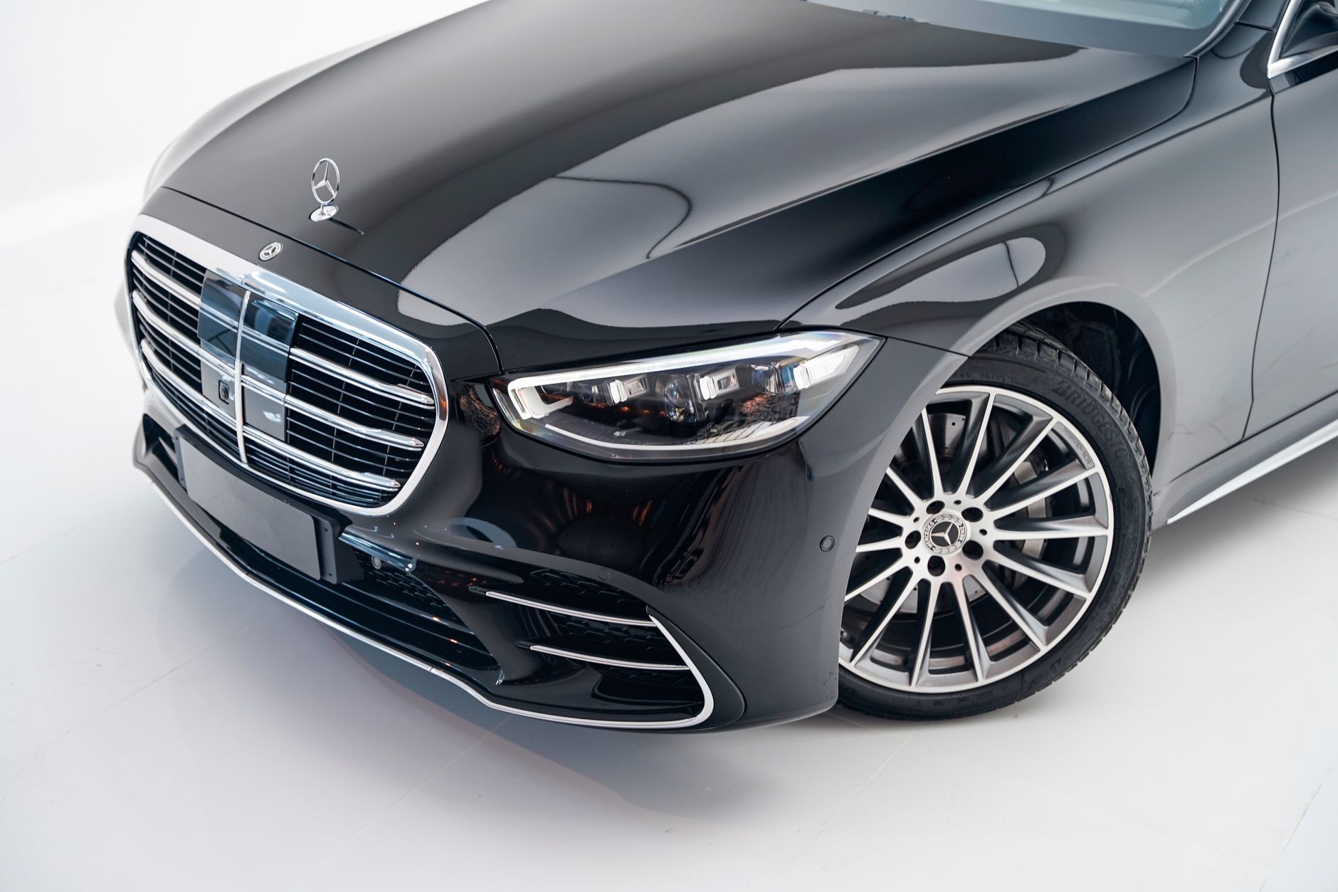 Mercedes S-osztály — Belső mélytisztítás, bőrápolás